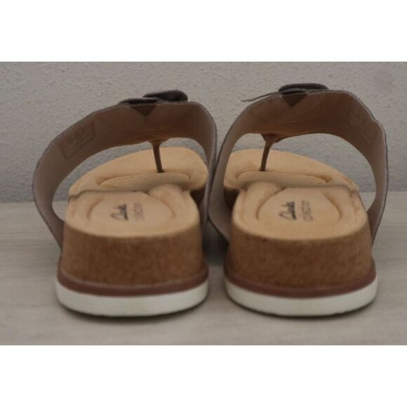 Clarks 26164864 WMN Sz 9M Taupe Metallic Brynn Style Leather Slip-On Sandals - Picture 3 of 10